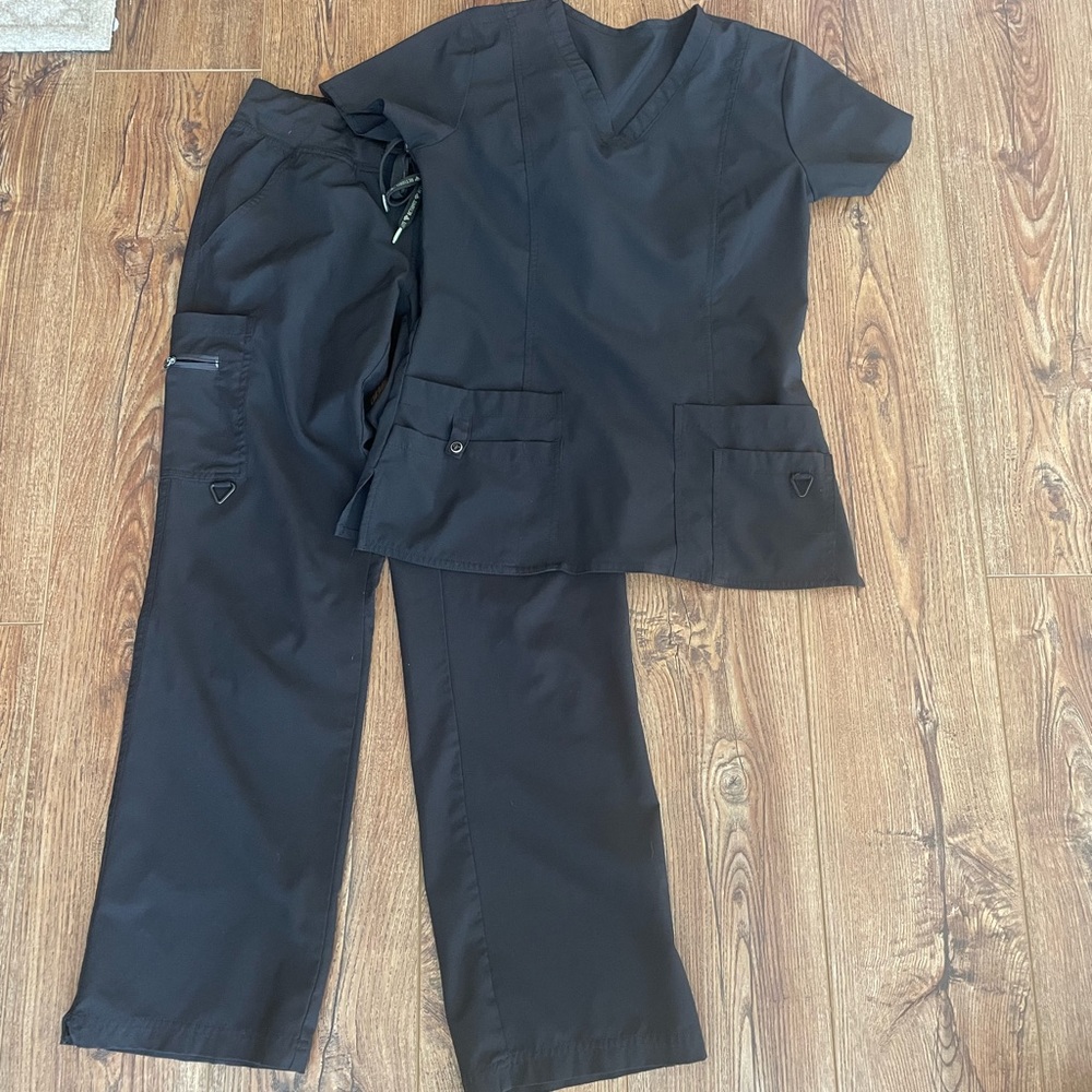Med Couture scrub set